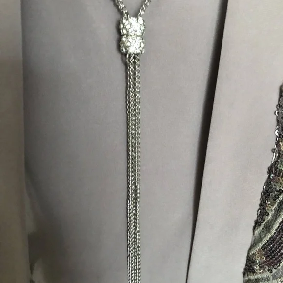 Dress with elegance with this women's three-piece set from R&M Richards. - Picture 7 of 10